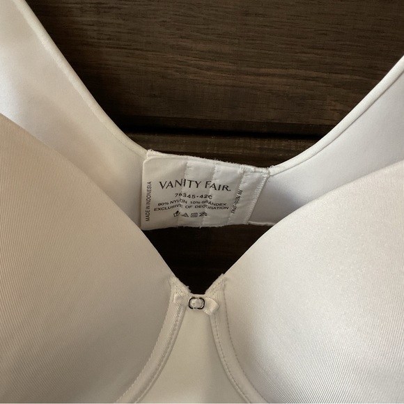 Vanity Fair White Underwire Bra 42C - Picture 2 of 3